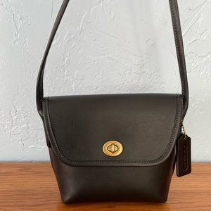 NWOT Coach Vintage Turnlock Pouch